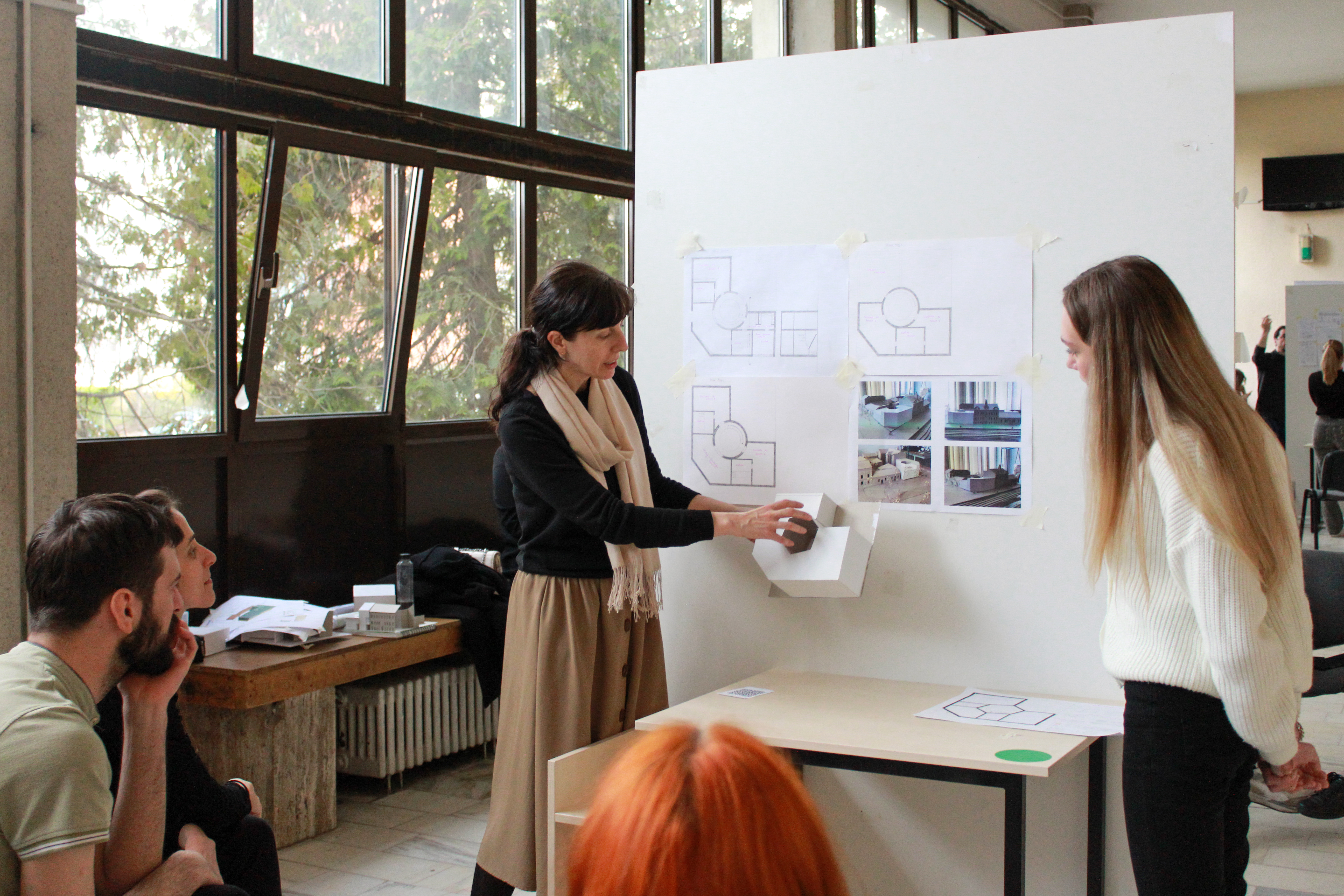 întâlnirile de lucru pe ateliere în cadrul concursului anual al studenților arhitecți - casa