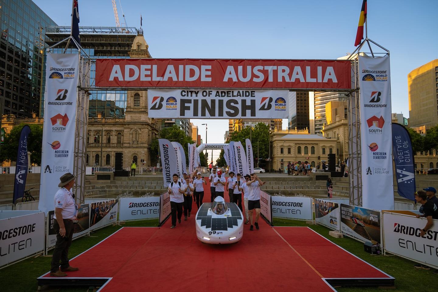mașina solară construită de studenții utcn încheie competiția din australia