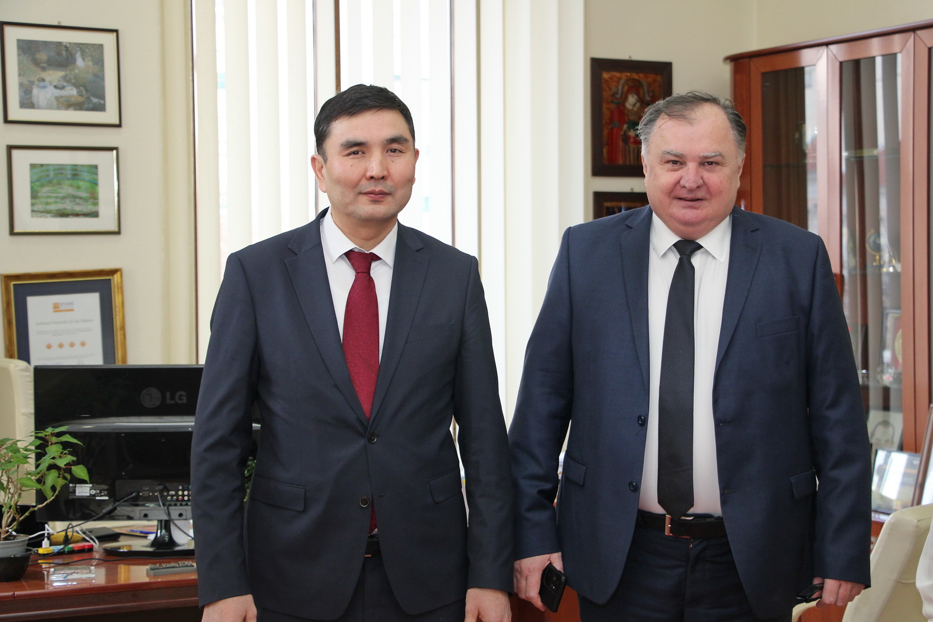 rectorul de la kyrgyz state technical university, în vizită la universitatea tehnică din cluj-napoca