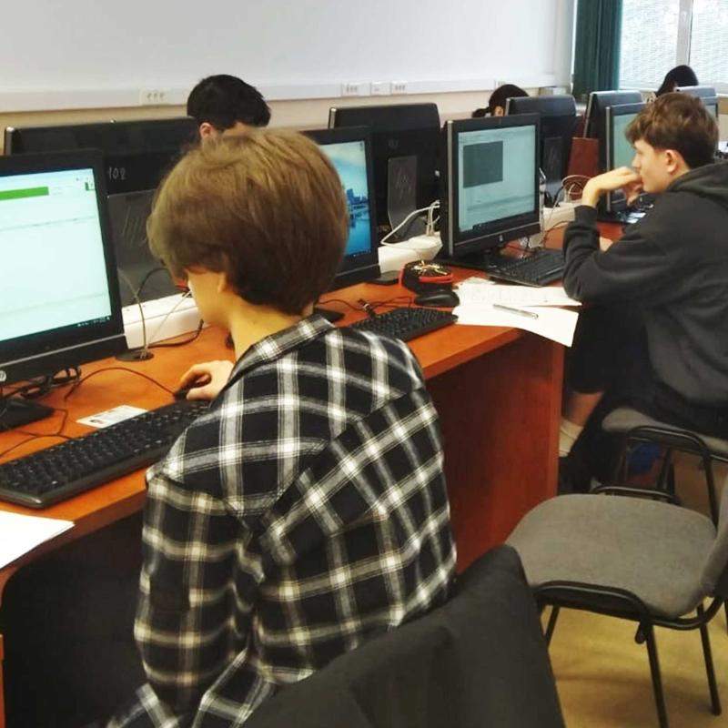 Facultatea de Automatică și Calculatoare organizează Concursul de programare pentru elevii de liceu, ediția 2026