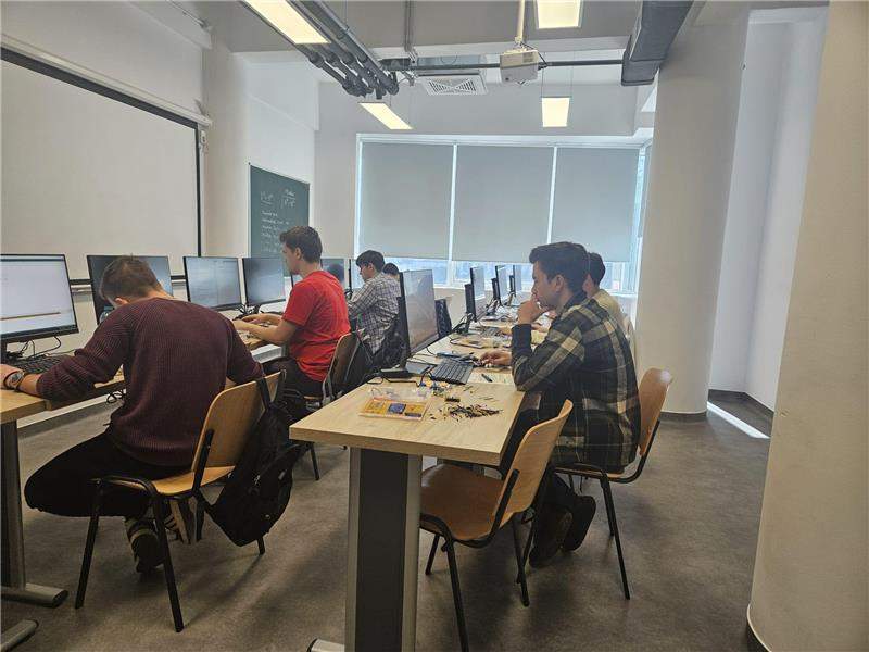 Elevii premiați la concursul D’AIA 2026 pot fi admiși fără examen la Facultatea de Automatică și Calculatoare din cadrul UTCN