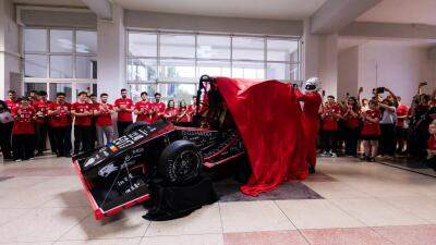 Echipa de Formula Student a UTCN a lansat oficial noul monopost electric care va reprezenta universitatea la competițiile europene din 2026 