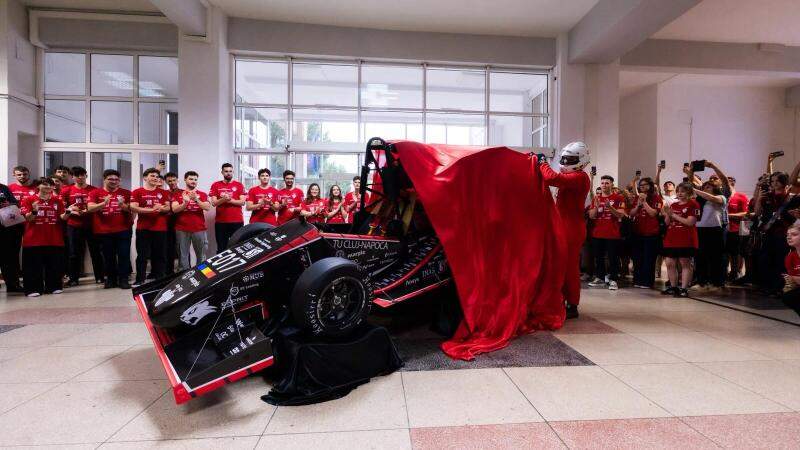 Echipa de Formula Student a UTCN a lansat oficial noul monopost electric care va reprezenta universitatea la competițiile europene din 2026